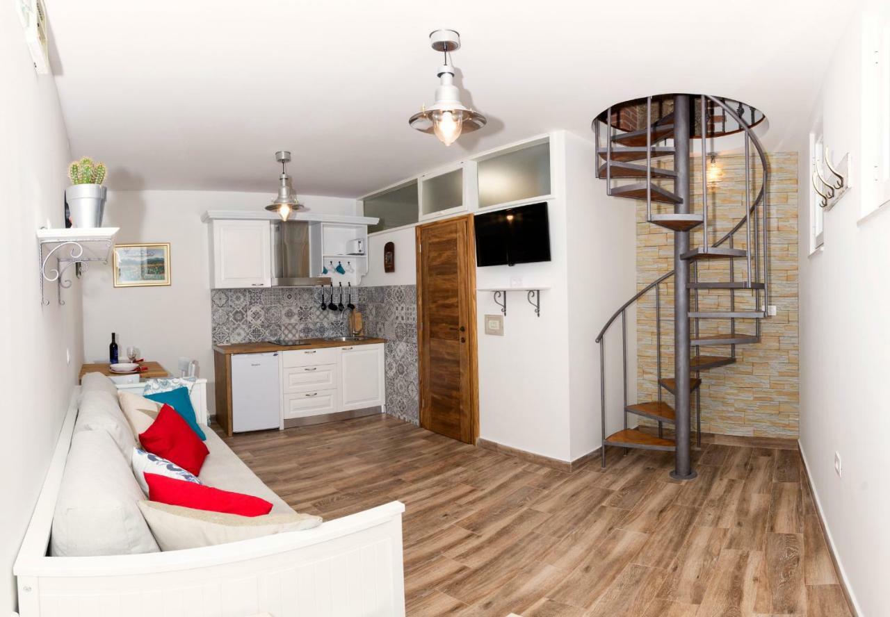 Old Split Apartment Ngoại thất bức ảnh