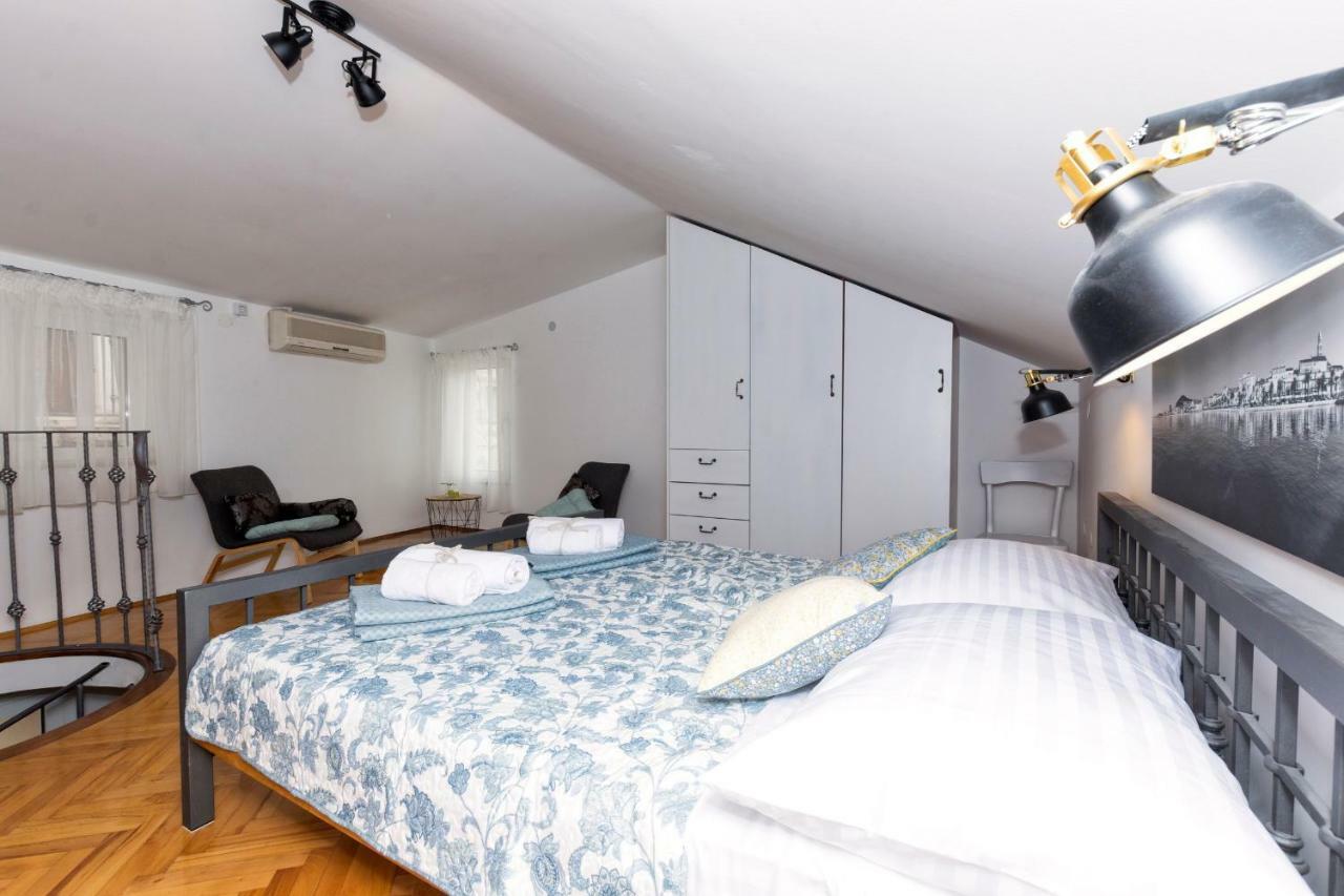Old Split Apartment Ngoại thất bức ảnh